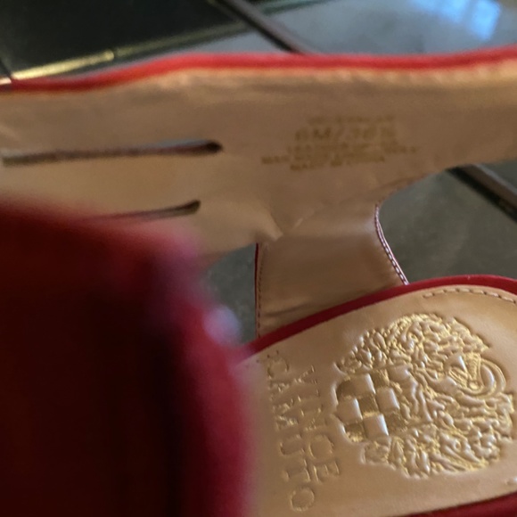 Vince Camuto - Picture 8 of 14